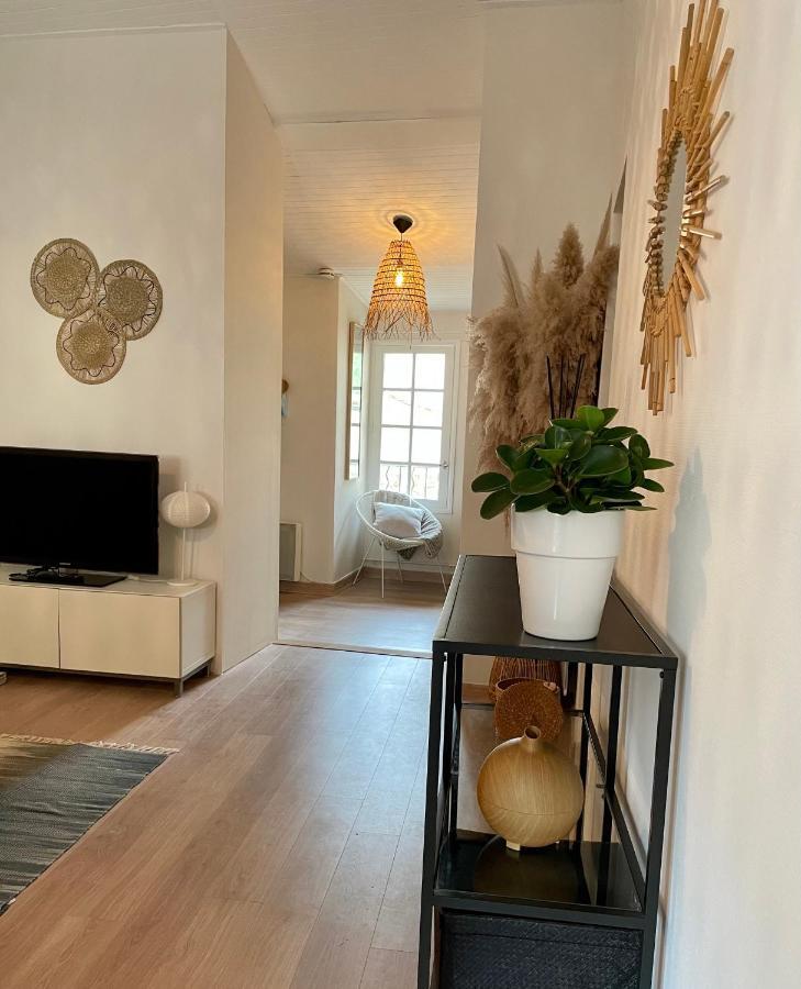 Appartement Aux Pieds Du Palais Des Papes. أفينيون المظهر الخارجي الصورة